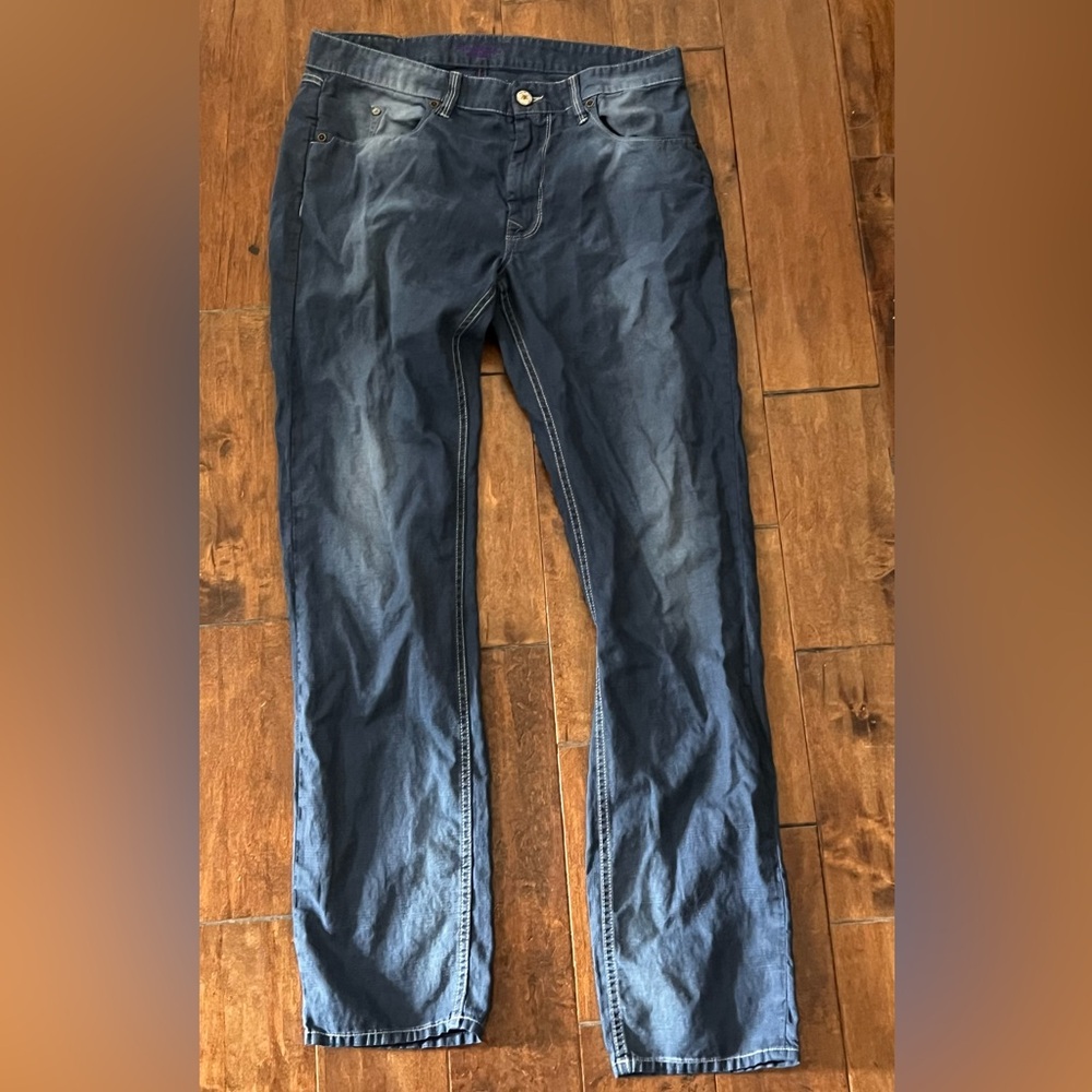 Very nice lightweight Robert Graham jeans